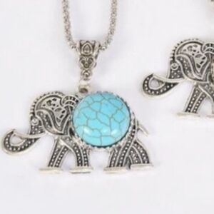 📣Blue Turquoise Silverstone Elephant 🐘 Semiprecious Stone Gem Necklace 😍 🎁